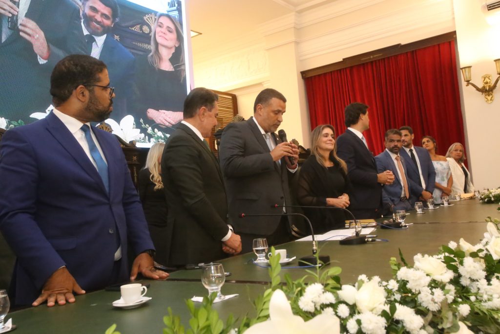 Juiz Eldsamir Mascarenhas toma posse como Presidente da AMAB     