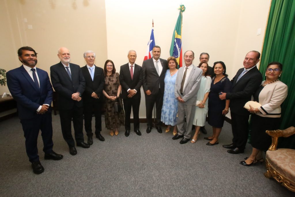 Juiz Eldsamir Mascarenhas toma posse como Presidente da AMAB     