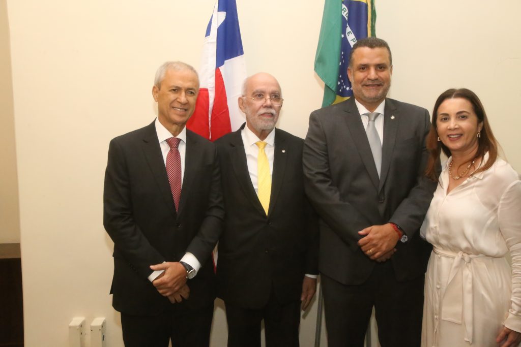 Juiz Eldsamir Mascarenhas toma posse como Presidente da AMAB     