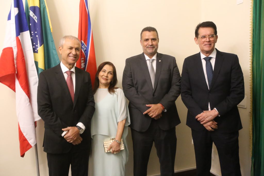 Juiz Eldsamir Mascarenhas toma posse como Presidente da AMAB     