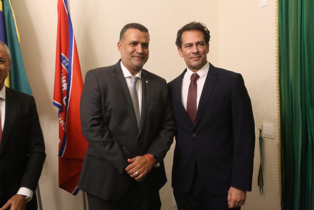 Juiz Eldsamir Mascarenhas toma posse como Presidente da AMAB     