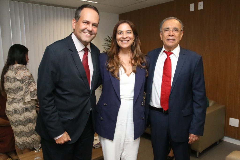 Desembargadores Geder Gomes e Rolemberg Costa tomam posse na Diretoria da Unicorp   