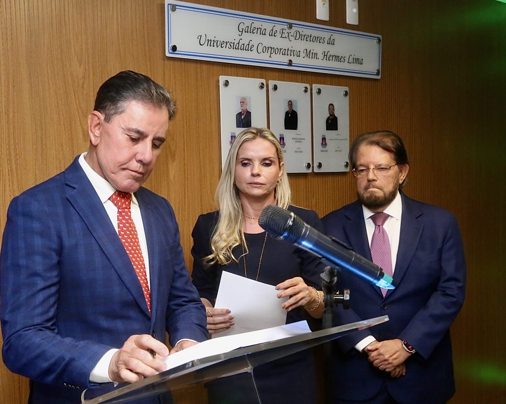 Desembargadores Geder Gomes e Rolemberg Costa tomam posse na Diretoria da Unicorp   