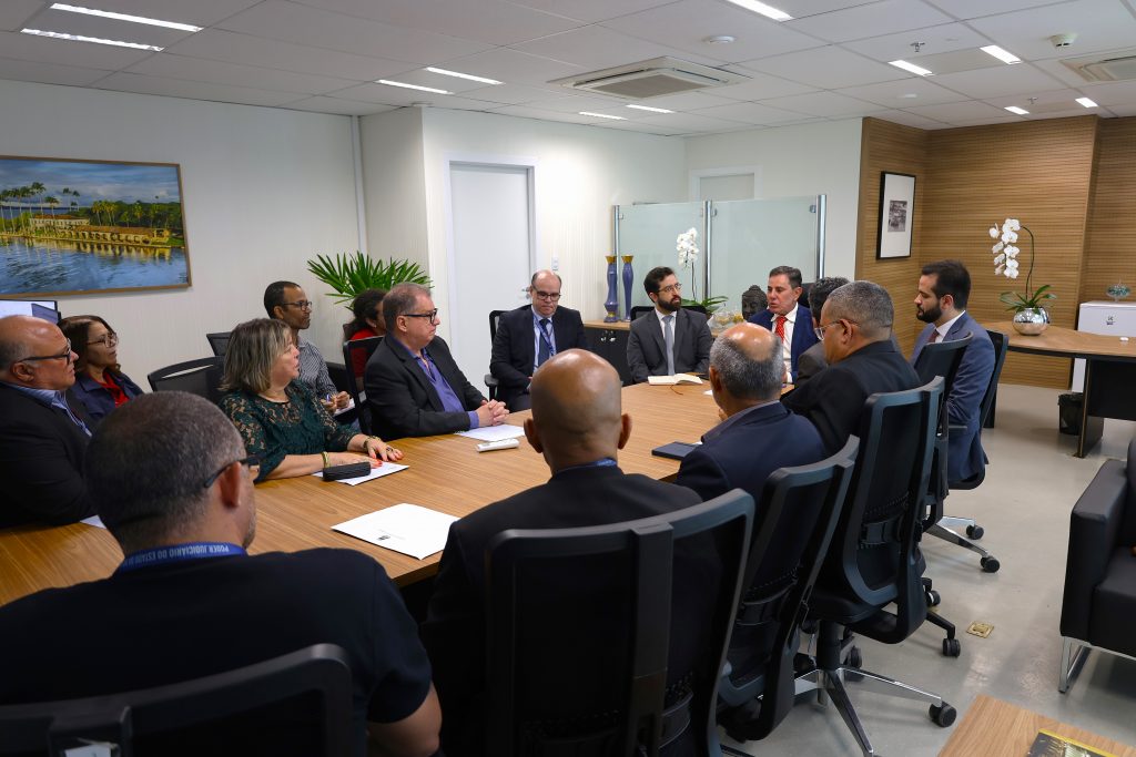 Presidente do TJBA se reúne com representantes dos sindicatos de servidores    