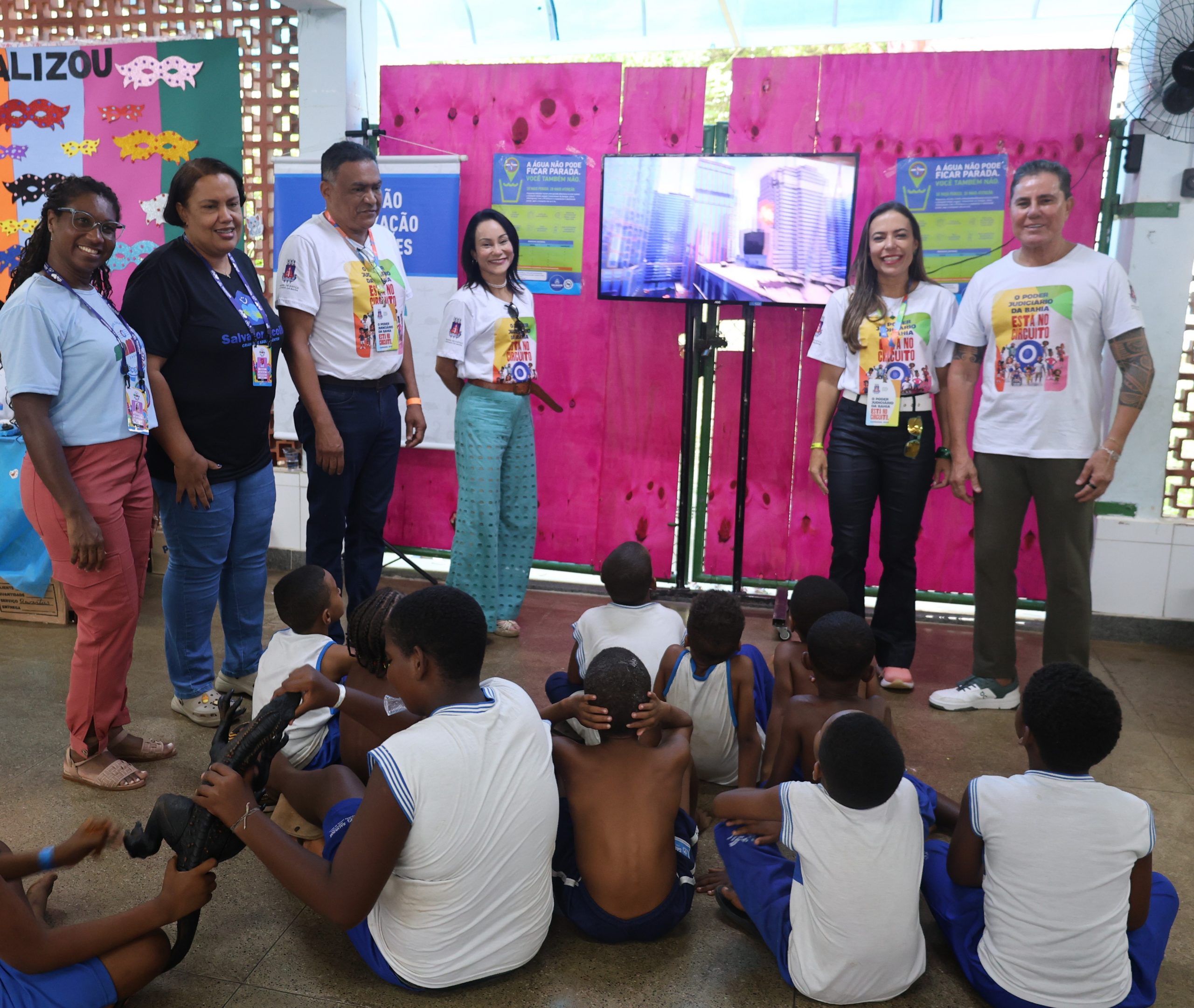 TJBA disponibiliza TV para casa de acolhimento que abriga temporariamente os filhos(as) dos trabalhadores ambulantes no Carnaval  