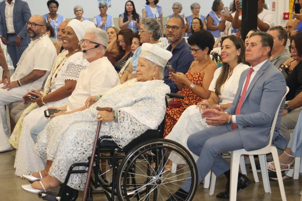 Presidente do TJBA participa de culto inter-religioso em celebração ao aniversário do Centro Espírita Cidade da Luz     