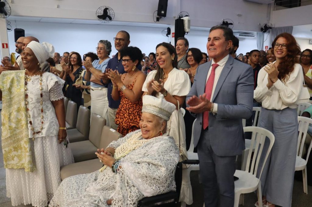 Presidente do TJBA participa de culto inter-religioso em celebração ao aniversário do Centro Espírita Cidade da Luz     