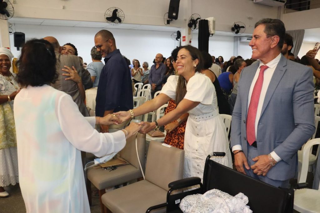 Presidente do TJBA participa de culto inter-religioso em celebração ao aniversário do Centro Espírita Cidade da Luz     