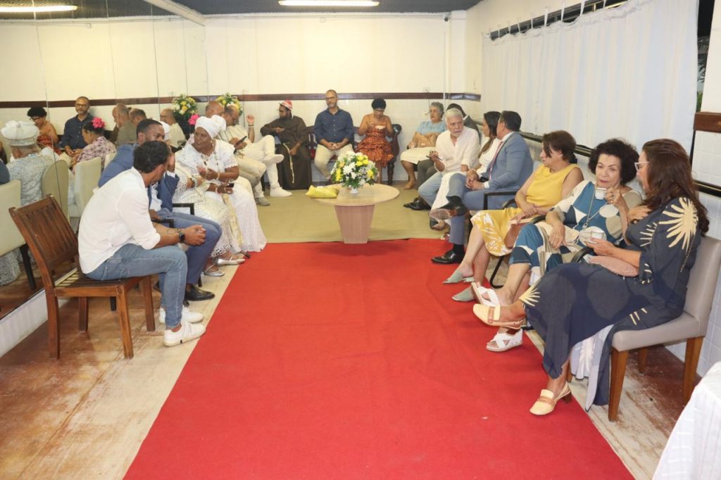 Presidente do TJBA participa de culto inter-religioso em celebração ao aniversário do Centro Espírita Cidade da Luz     