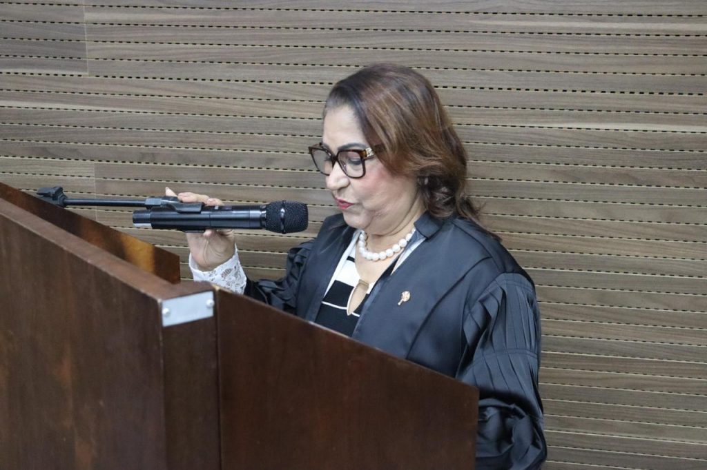TJBA empossa Ouvidor Judicial e Ouvidora substituta em sessão do Pleno desta quarta-feira (25)