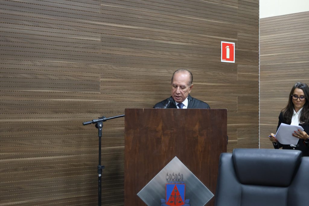 TJBA empossa Ouvidor Judicial e Ouvidora substituta em sessão do Pleno desta quarta-feira (25)