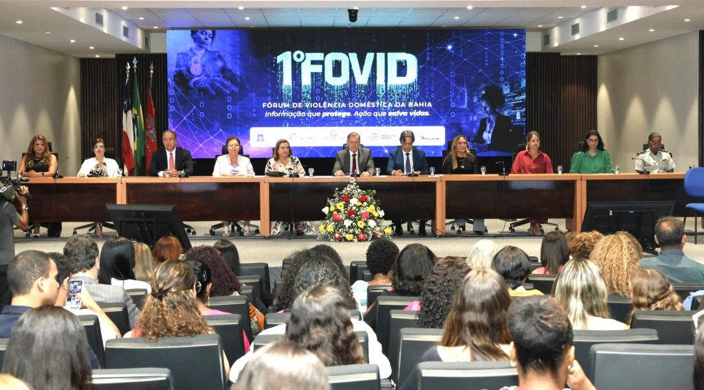 Violência contra a mulher no ambiente digital é tema do 1º Fórum de Violência Doméstica da Bahia (Fovid); evento reuniu autoridades estaduais e nacionais