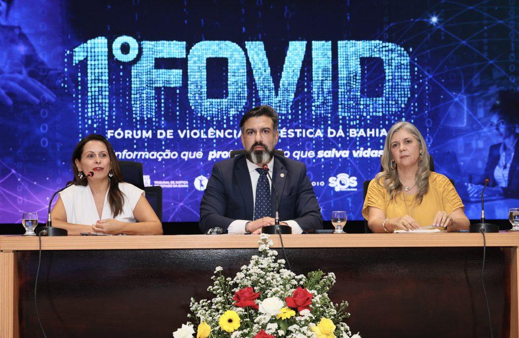 Violência contra a mulher no ambiente digital é tema do 1º Fórum de Violência Doméstica da Bahia (Fovid); evento reuniu autoridades estaduais e nacionais