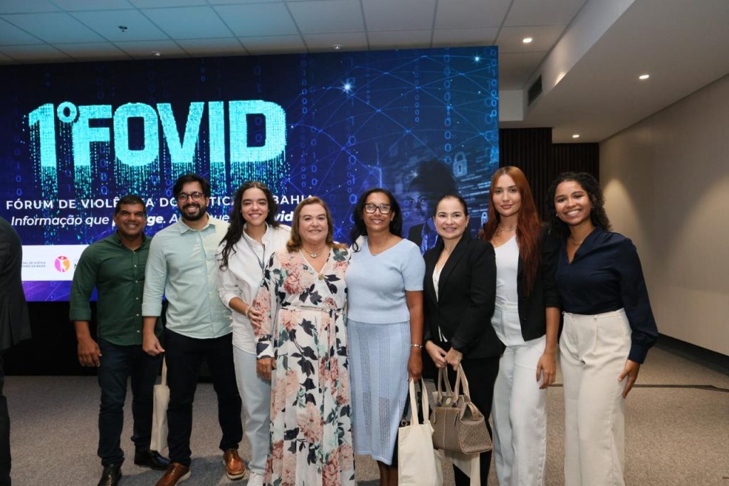 Violência contra a mulher no ambiente digital é tema do 1º Fórum de Violência Doméstica da Bahia (Fovid); evento reuniu autoridades estaduais e nacionais