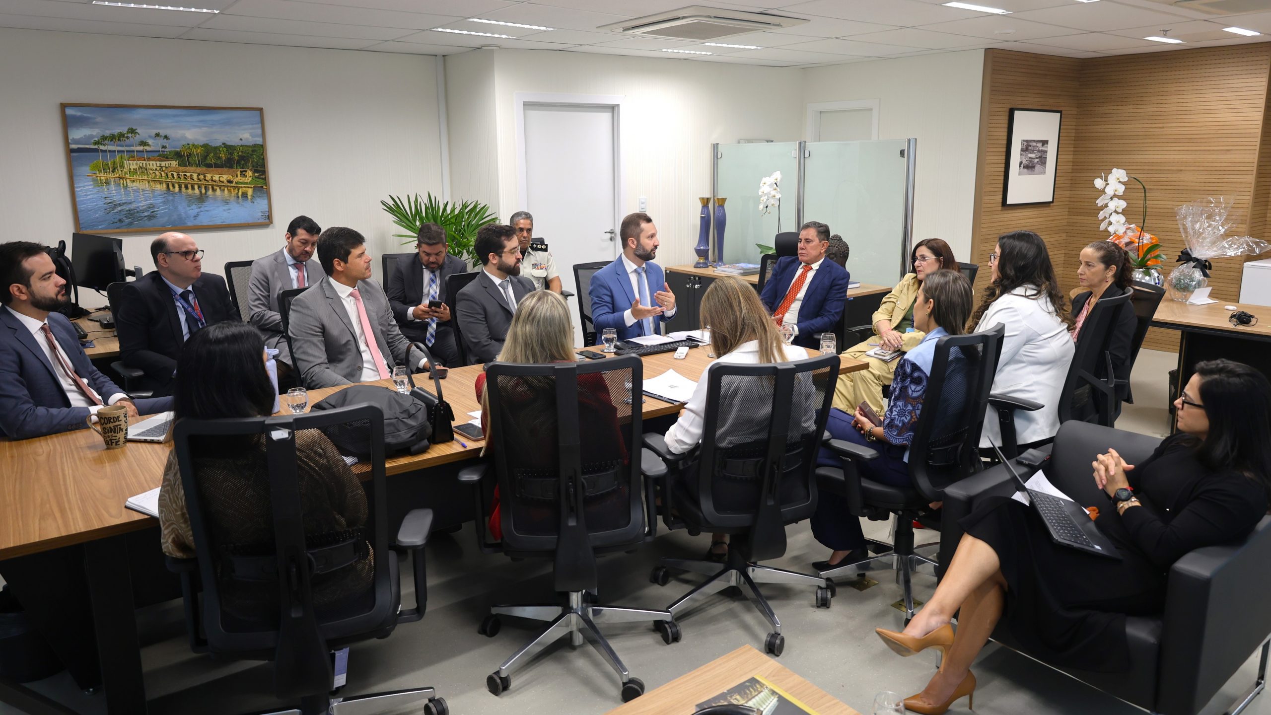 Desembargador José Rotondano se reúne com Juízes assessores e secretários para apresentar prioridades da gestão     