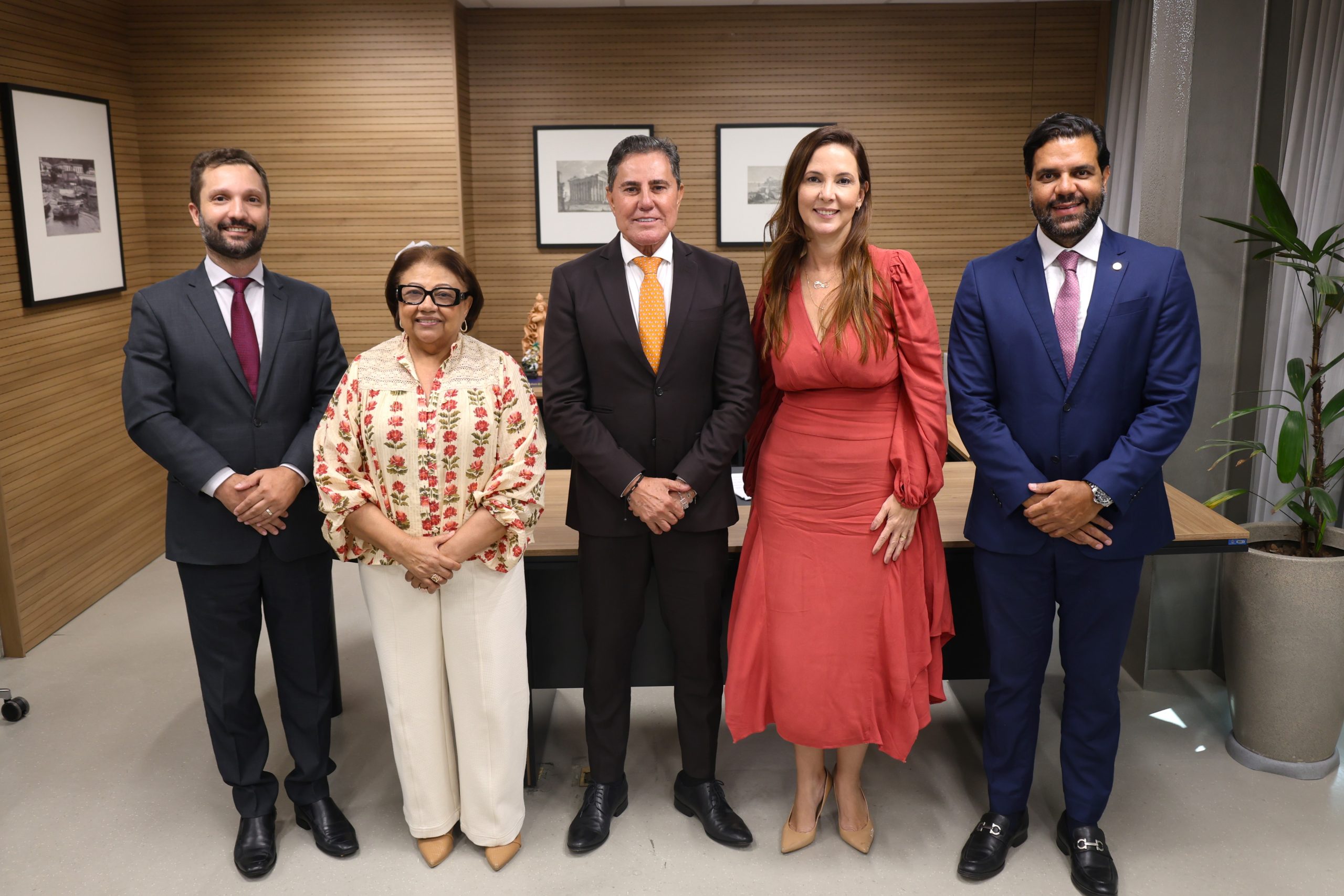 Presidente do TJBA recebe visita institucional da Diretoria Executiva da OAB-BA   