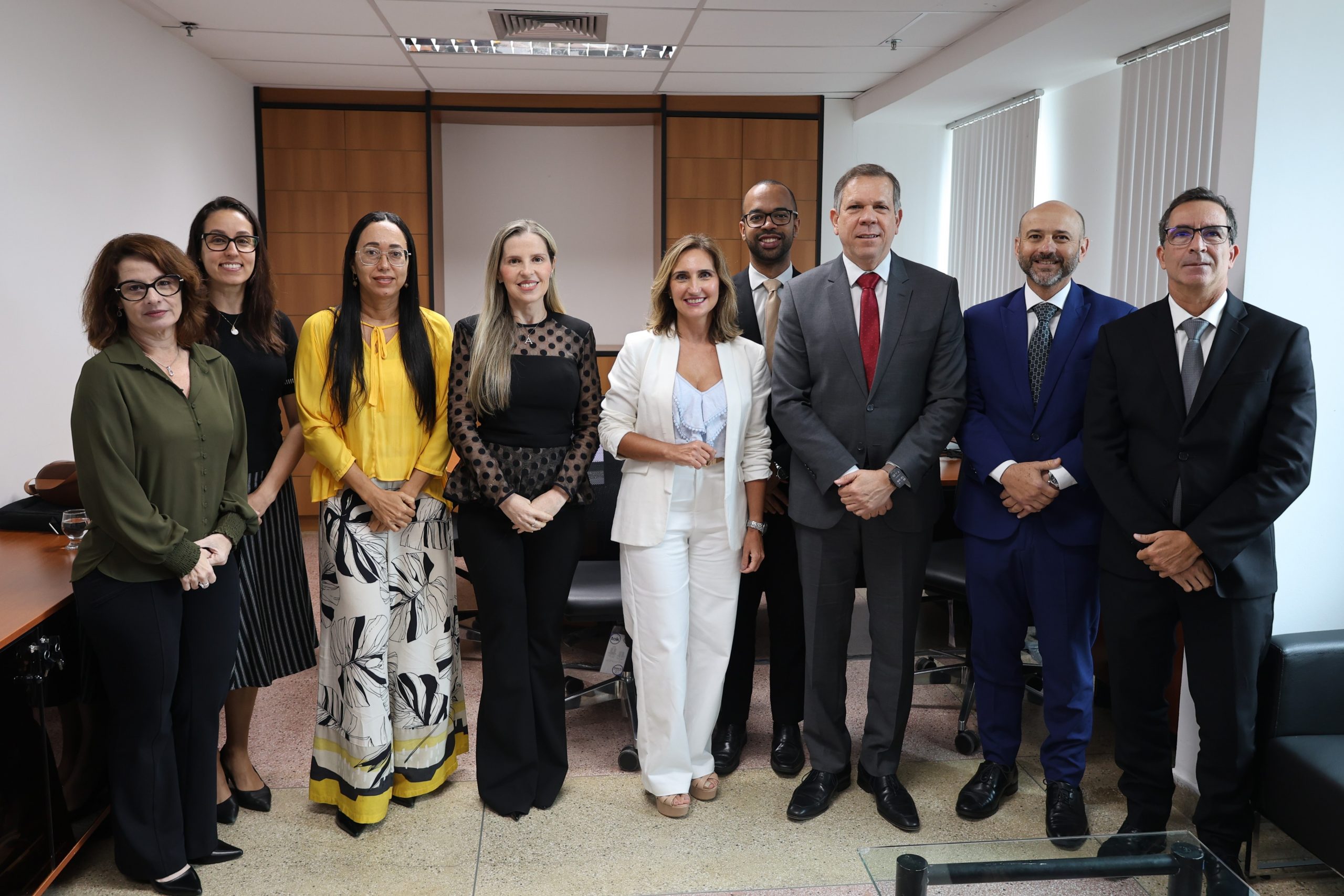 2ª Vice-Presidência debate ações para redução de litígios em reunião com a PGE-BA  