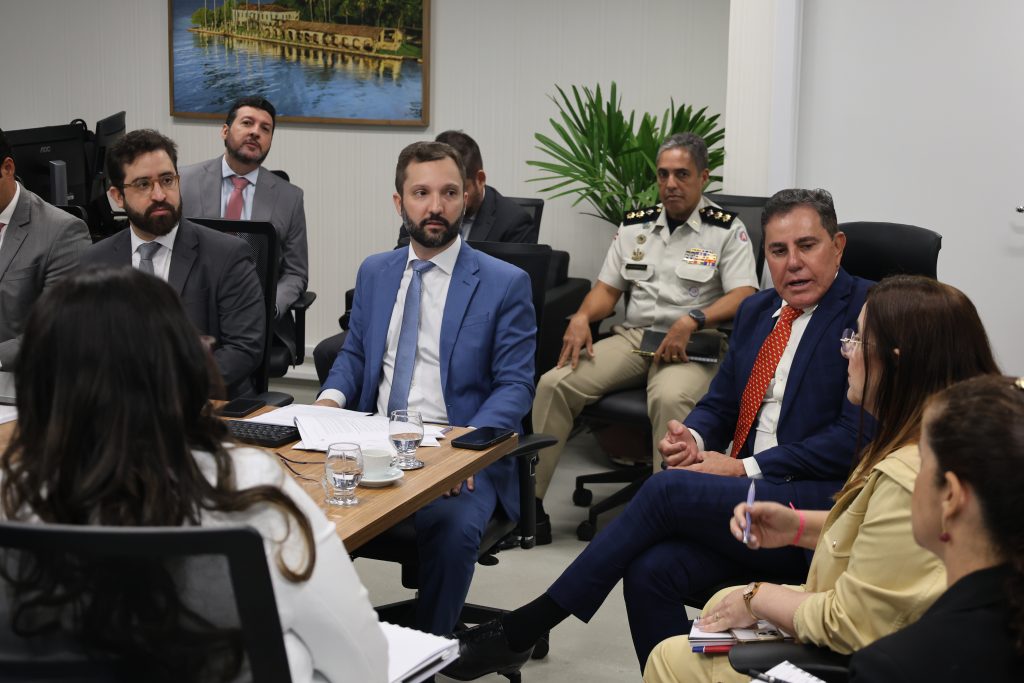 Desembargador José Rotondano se reúne com Juízes assessores e secretários para apresentar prioridades da gestão     