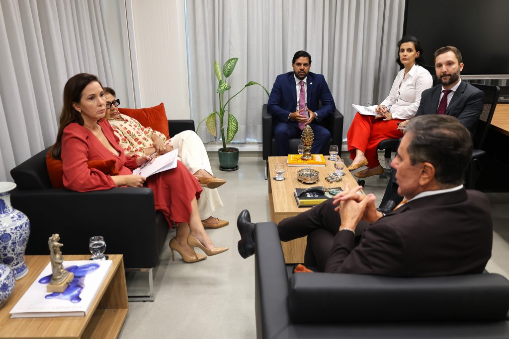 Presidente do TJBA recebe visita institucional da Diretoria Executiva da OAB-BA