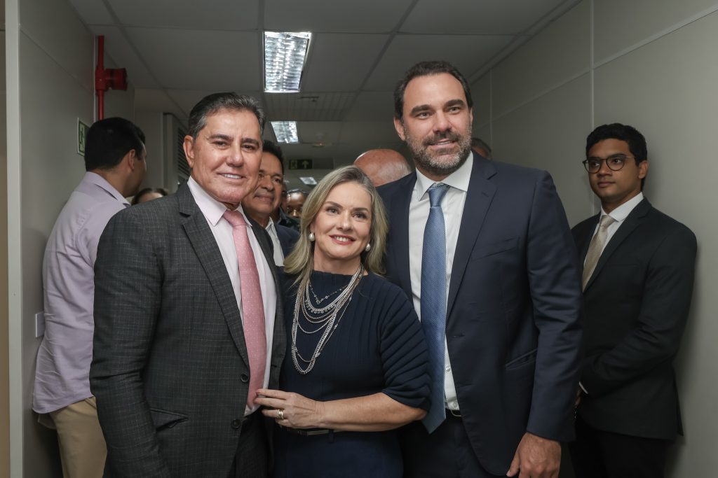 Presidente do TJBA prestigia outorga de medalha do Tribunal de Contas dos Municípios para o Deputado Hugo Motta e o ex-Governador César Borges   