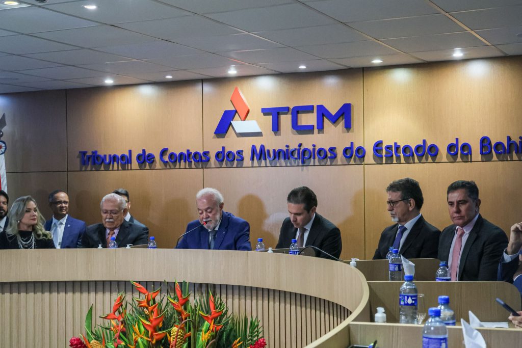 Presidente do TJBA prestigia outorga de medalha do Tribunal de Contas dos Municípios para o Deputado Hugo Motta e o ex-Governador César Borges   