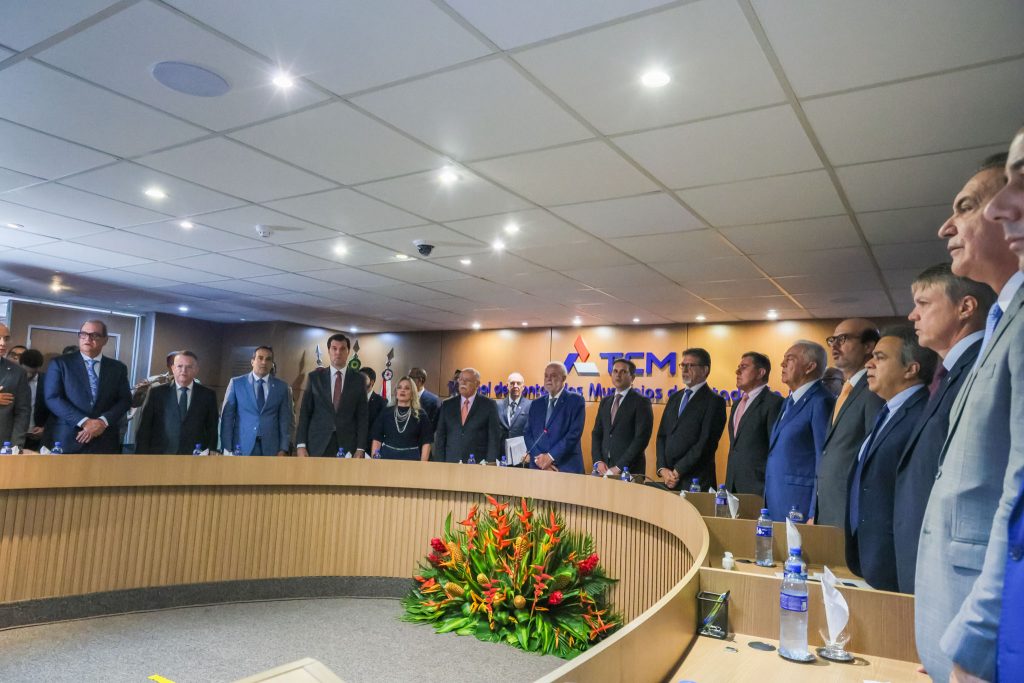 Presidente do TJBA prestigia outorga de medalha do Tribunal de Contas dos Municípios para o Deputado Hugo Motta e o ex-Governador César Borges   