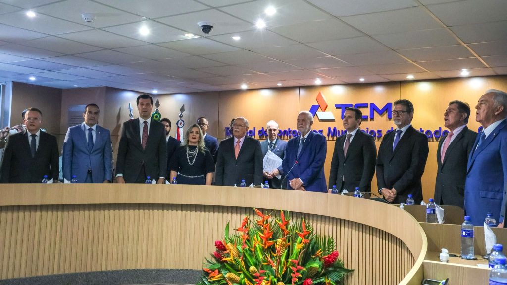 Presidente do TJBA prestigia outorga de medalha do Tribunal de Contas dos Municípios para o Deputado Hugo Motta e o ex-Governador César Borges   