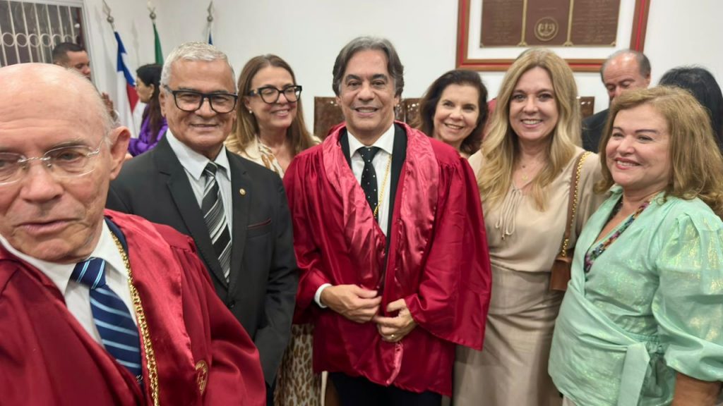 Desembargador Geder Gomes toma posse como titular da cadeira 16 da Academia de Letras Jurídicas da Bahia   