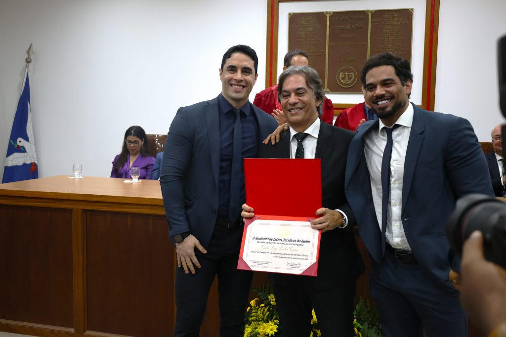 Desembargador Geder Gomes toma posse como titular da cadeira 16 da Academia de Letras Jurídicas da Bahia   