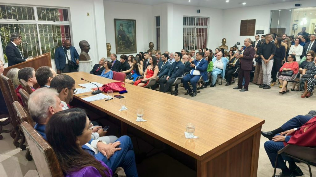 Desembargador Geder Gomes toma posse como titular da cadeira 16 da Academia de Letras Jurídicas da Bahia   