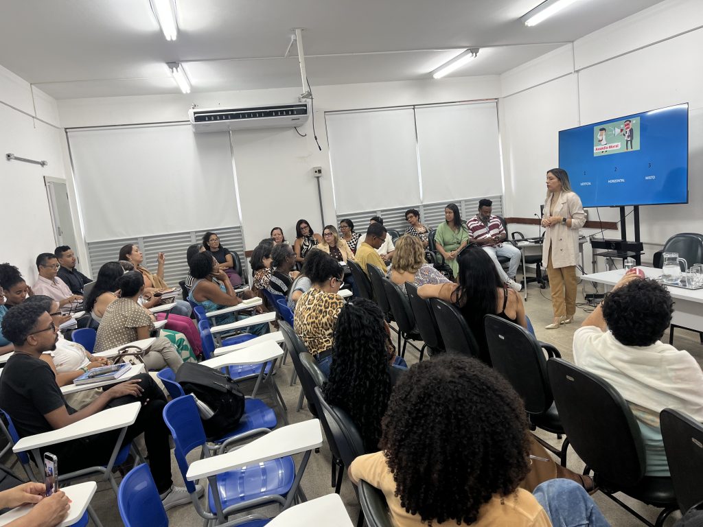Comissão de Prevenção e Enfrentamento do Assédio participa de seminário na Uneb
