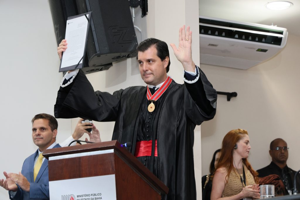 Presidente do TJBA prestigia posse do Procurador-Geral de Justiça da Bahia: “O Poder Judiciário estará unido e ombreado com o Ministério Público”  