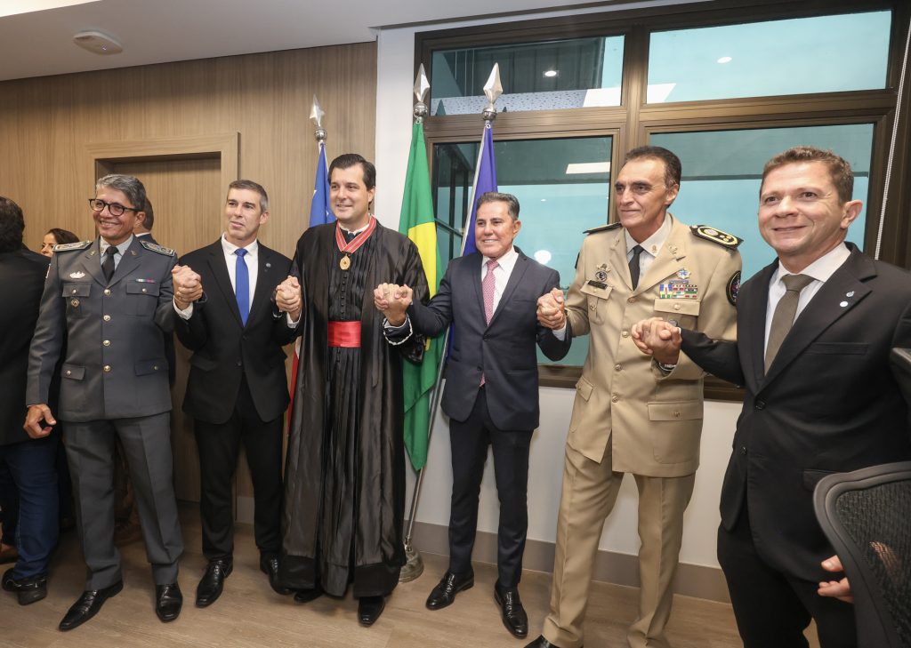 Presidente do TJBA prestigia posse do Procurador-Geral de Justiça da Bahia: “O Poder Judiciário estará unido e ombreado com o Ministério Público”  