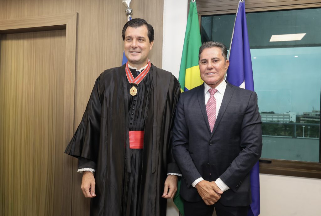 Presidente do TJBA prestigia posse do Procurador-Geral de Justiça da Bahia: “O Poder Judiciário estará unido e ombreado com o Ministério Público”  