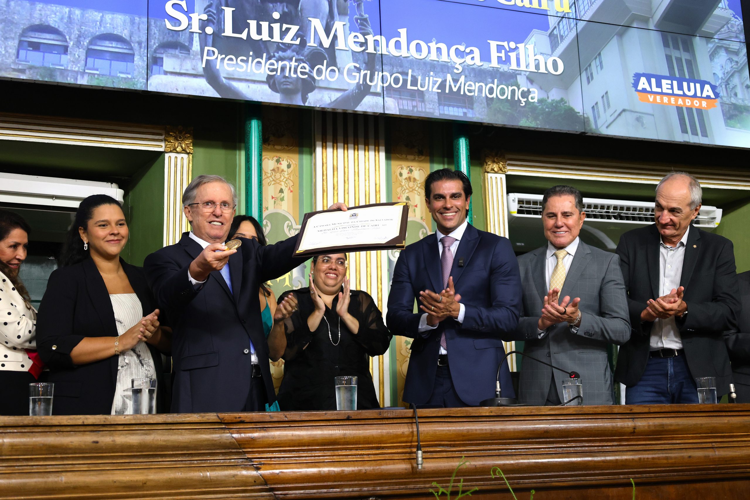 Presidente do TJBA prestigia solenidade de Outorga da Medalha Visconde de Cairu ao empresário Luiz Mendonça Filho    