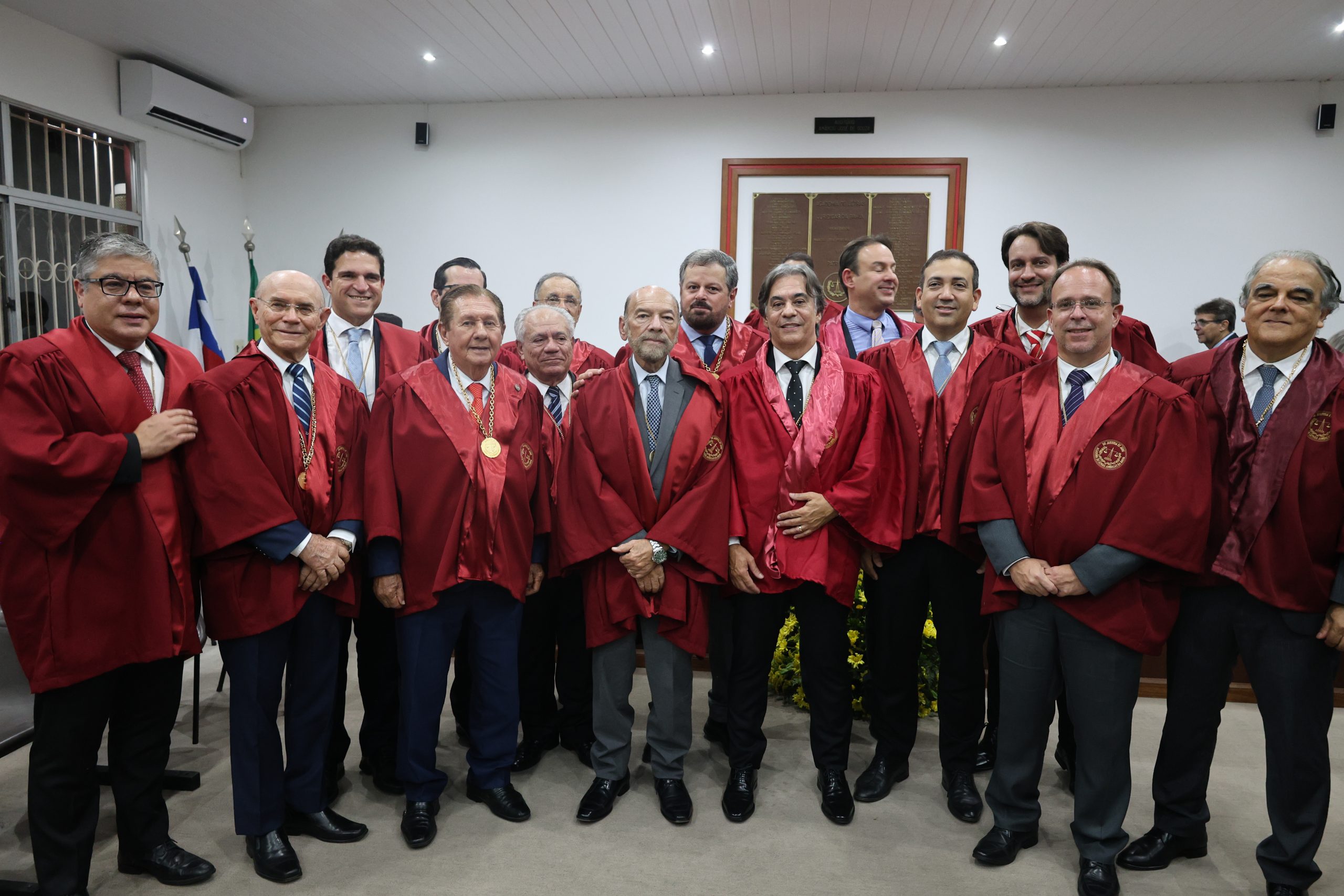 Desembargador Geder Gomes toma posse como titular da cadeira 16 da Academia de Letras Jurídicas da Bahia   