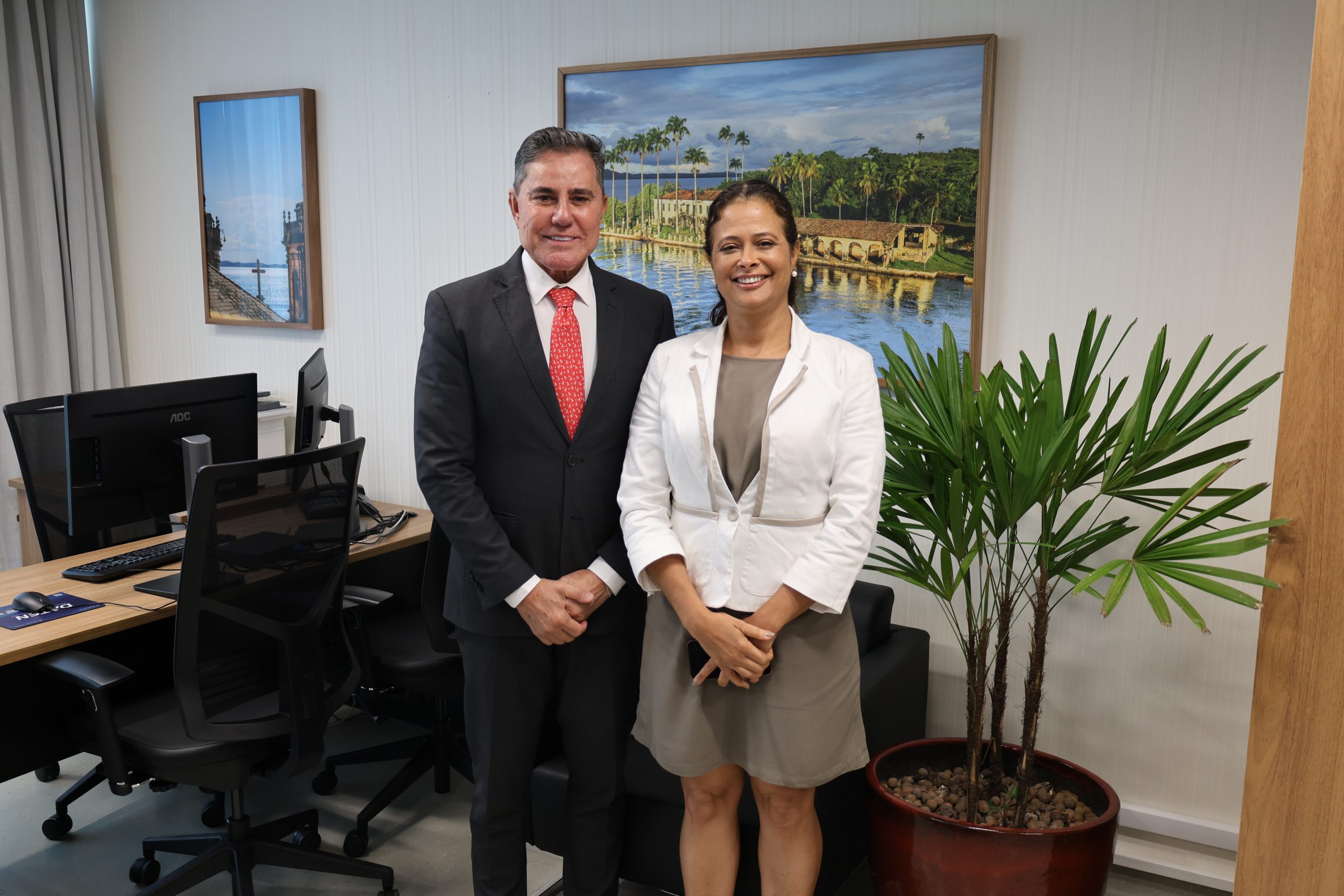 Presidente do TJBA recebe visita institucional da Procuradora-Geral do Estado    