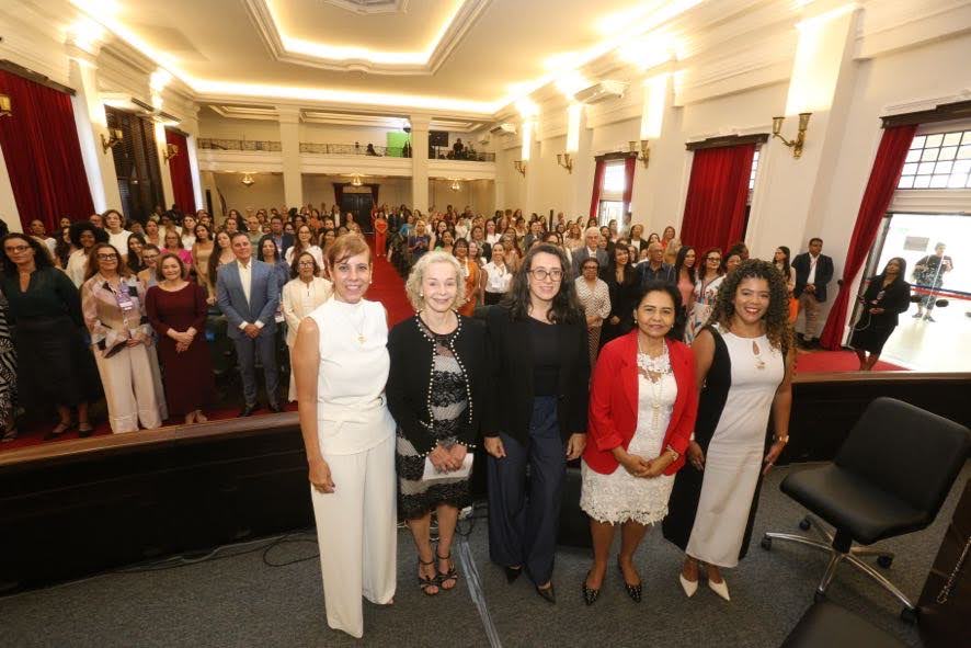 II Encontro Nacional Mulheres na Justiça Restaurativa encerra com painéis, termo de Cooperação Técnica com a Justiça Federal e lançamento de livros   