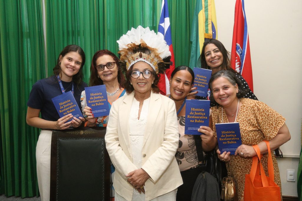 II Encontro Nacional Mulheres na Justiça Restaurativa encerra com painéis, termo de Cooperação Técnica com a Justiça Federal e lançamento de livros   