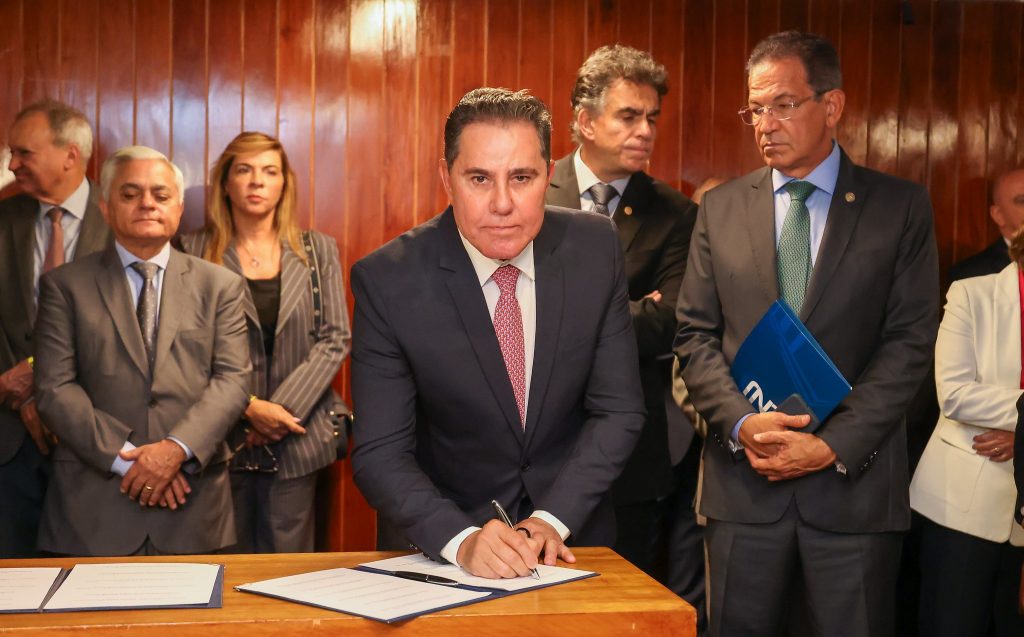 Presidente do TJBA participa de reunião dos Chefes do Judiciário com o STF   