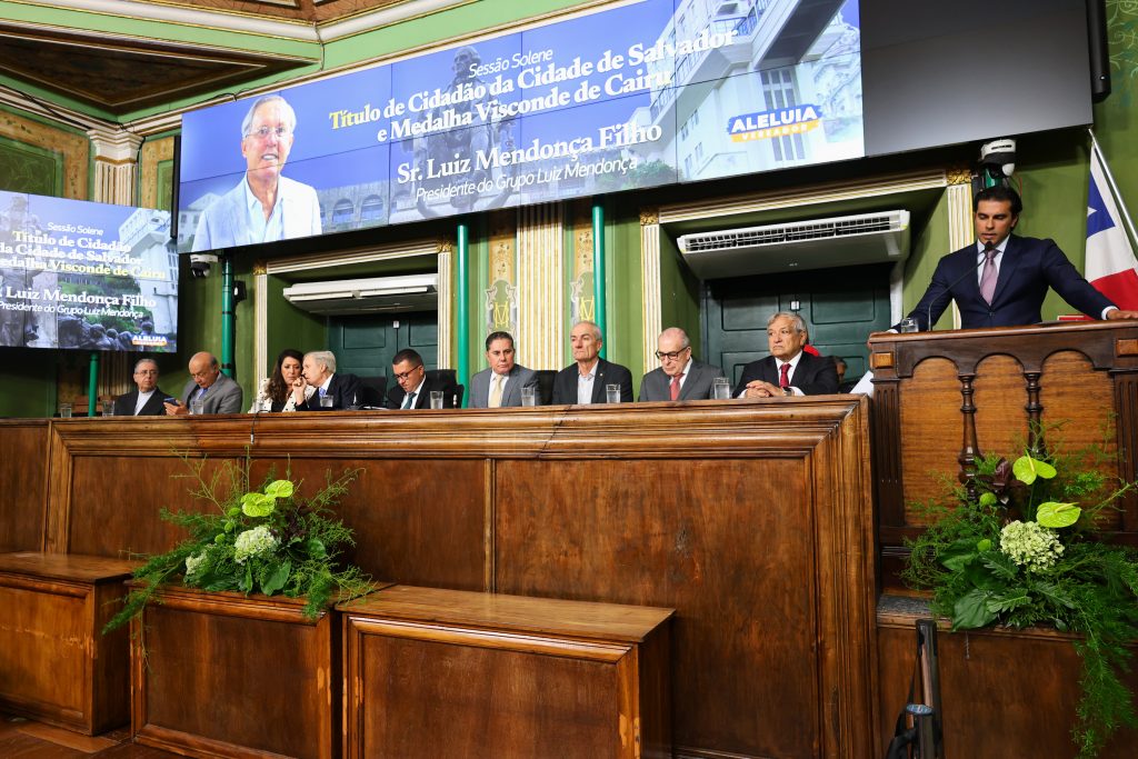 Presidente do TJBA prestigia solenidade de Outorga da Medalha Visconde de Cairu ao empresário Luiz Mendonça Filho    