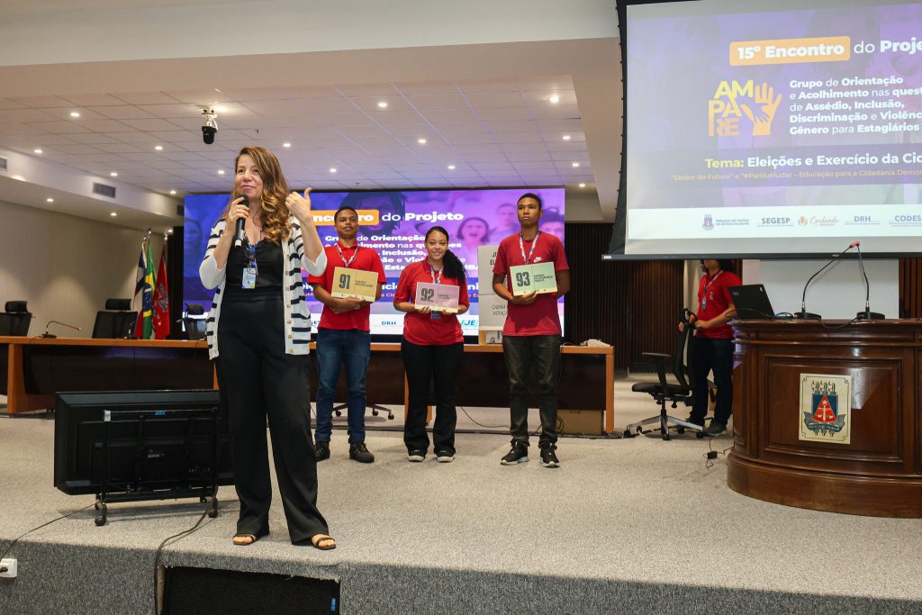 15ª Edição do Projeto Ampare abordou as eleições e o exercício da cidadania para os estagiários de nível médio do TJBA    