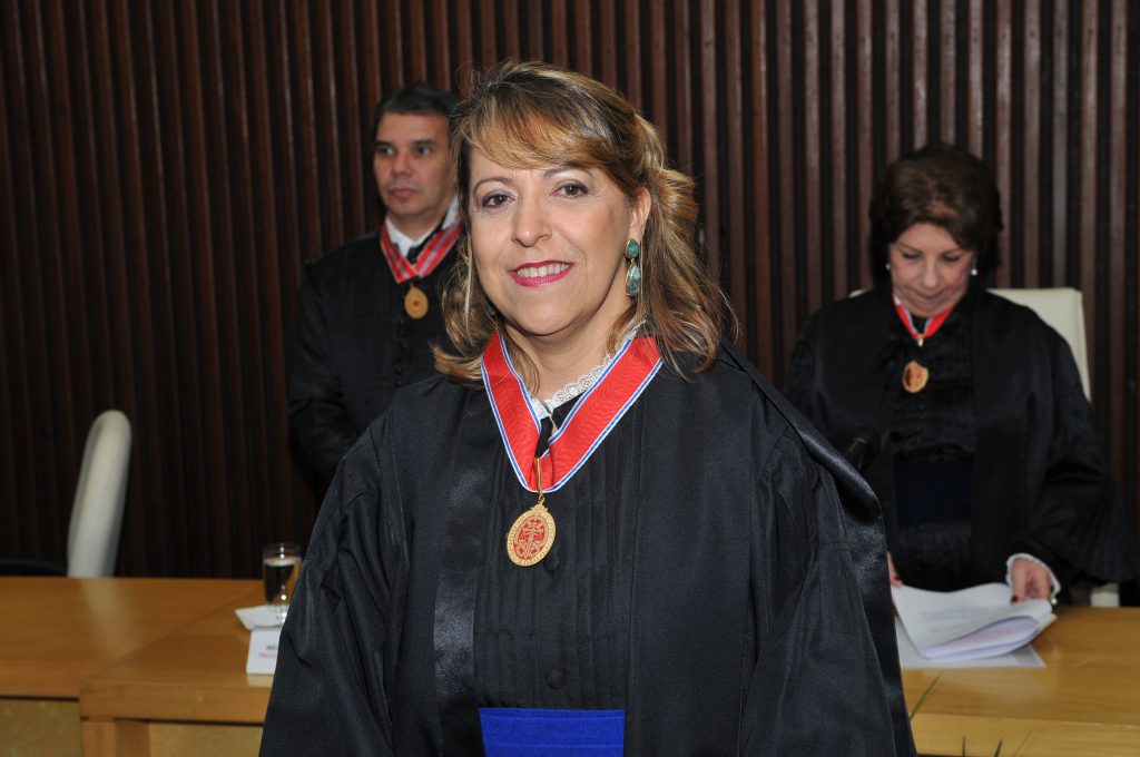 Desembargadora Cynthia Resende ganha a 17ª edição do Prêmio Barra Mulher   