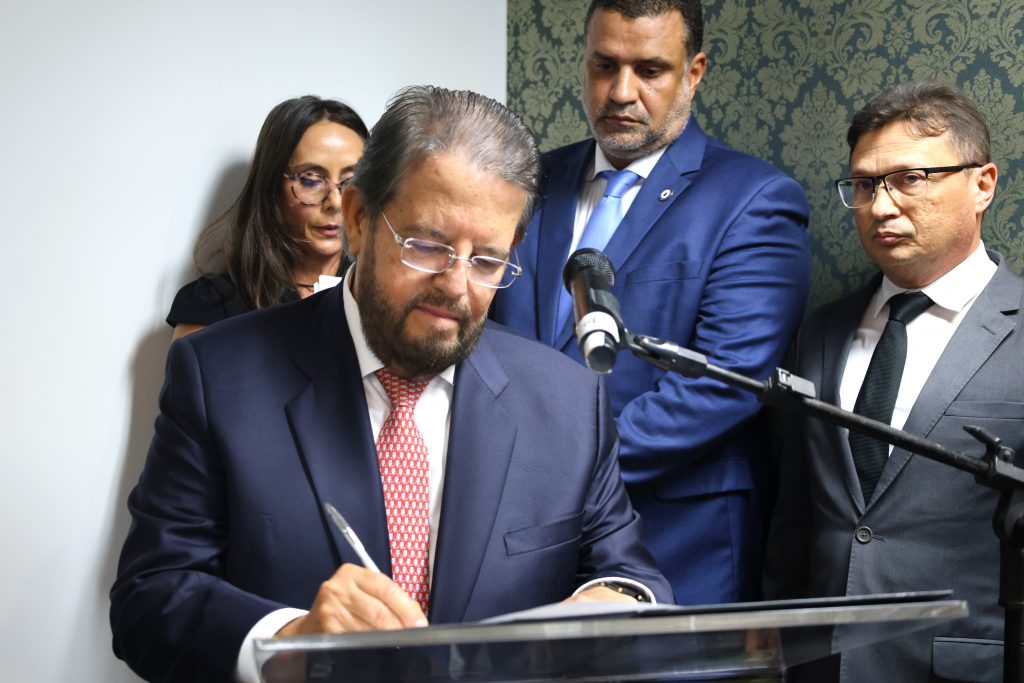 Desembargador Jatahy Júnior é o novo Diretor-Geral da Escola de Magistrados da Bahia (Emab)   