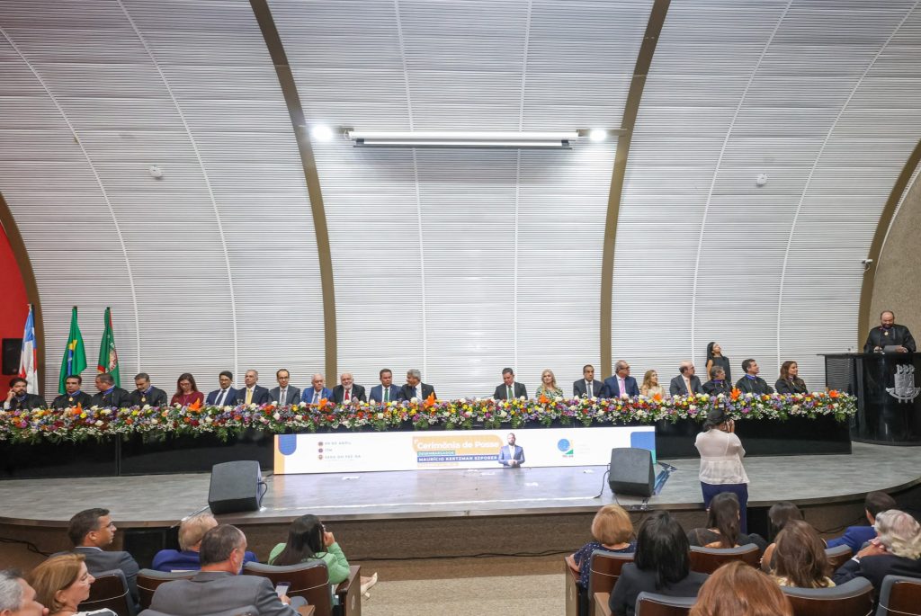 Presidente do TJBA destaca a importância do TRE para a democracia em posse do dirigente da Corte Eleitoral     