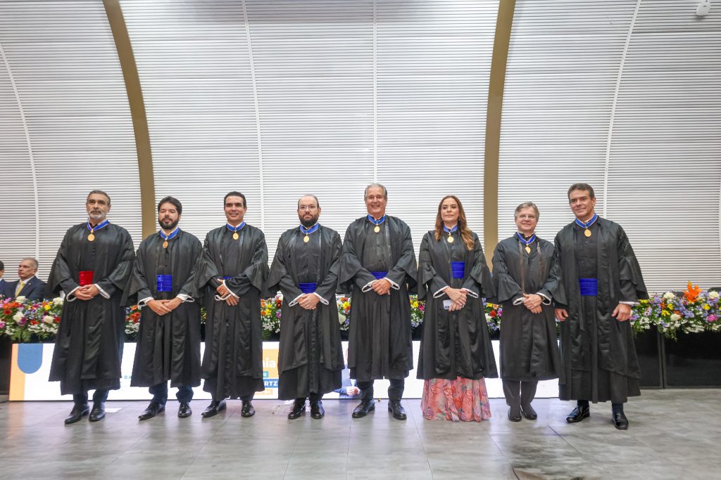 Presidente do TJBA destaca a importância do TRE para a democracia em posse do dirigente da Corte Eleitoral     