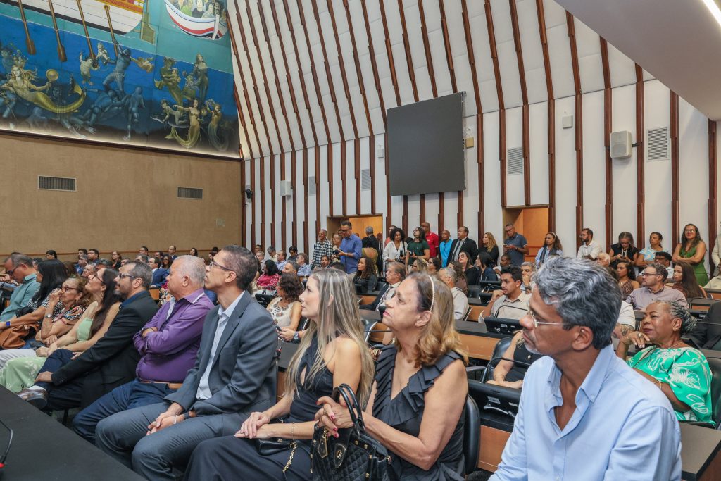 16-04-2026 - Comenda 2 de Julho ao Ex Secretário SEAD-Edelvino da S. Góes Filho  