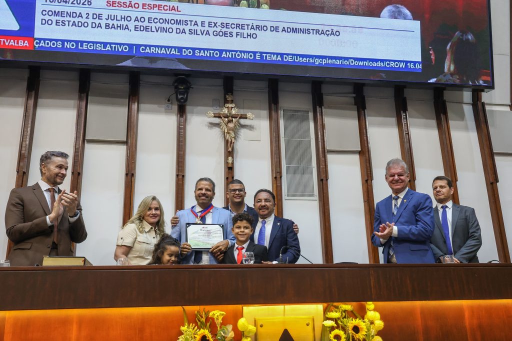 16-04-2026 - Comenda 2 de Julho ao Ex Secretário SEAD-Edelvino da S. Góes Filho  