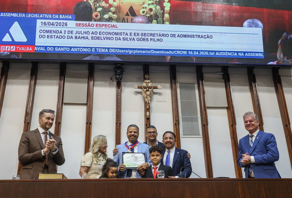 16-04-2026 - Comenda 2 de Julho ao Ex Secretário SEAD-Edelvino da S. Góes Filho  