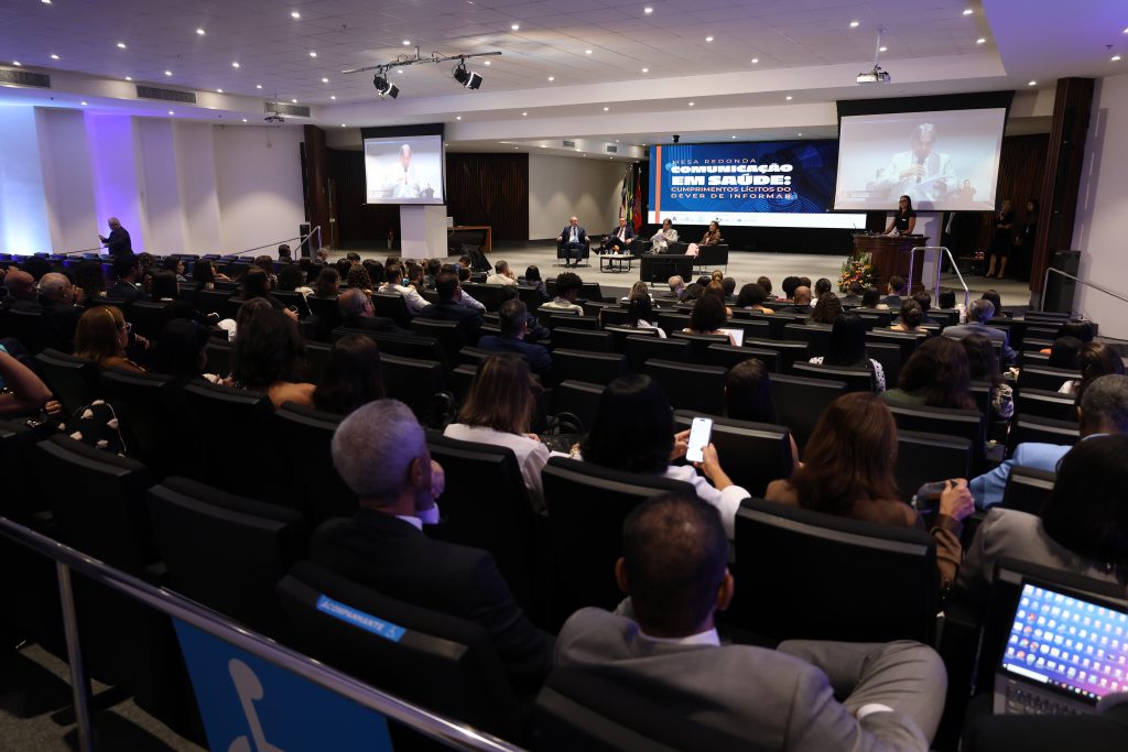 Evento no TJBA fortalece debate sobre direitos do cidadão na relação médico-paciente   